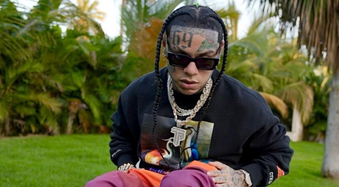 Tekashi sale de prisión tras pagar garantía económica