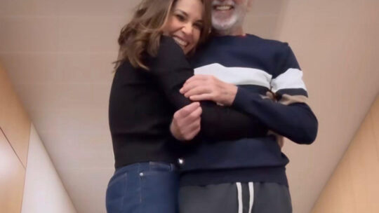 Pamela Sued comparte la alegria de que su padre José Guillermo Sued ya camina tras ocho meses de terapia
