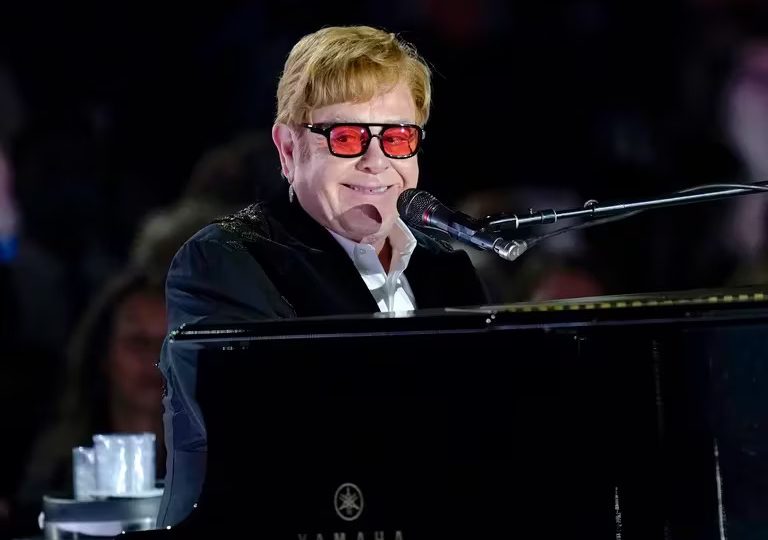 Elton John gana su primer premio Emmy y alcanzó el estatus «EGOT»