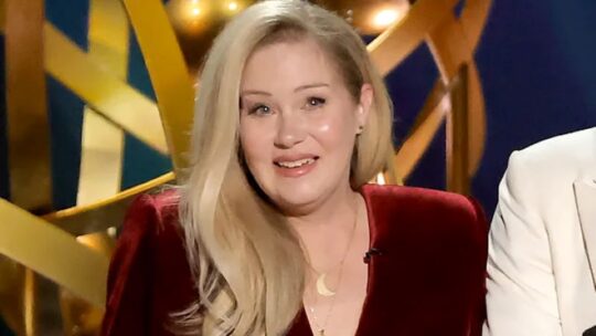 Homenaje a Christina Applegate en los Emmys