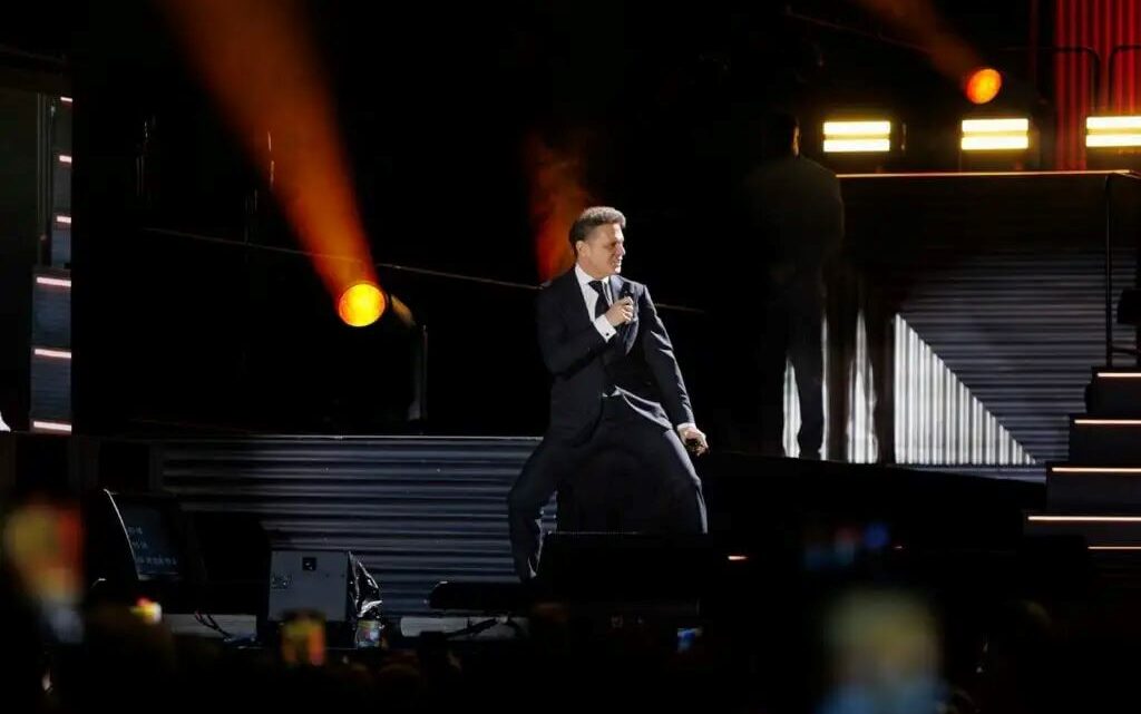Luis Miguel cumple con fanáticos de RD