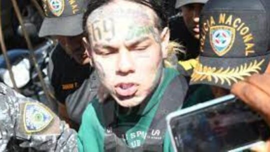 Piden un año prisión preventiva Tekashi por violencia machista