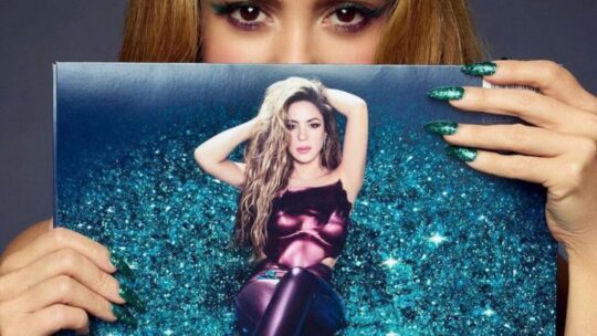 Shakira muestra la portada de su nuevo álbum «Las mujeres ya no lloran»