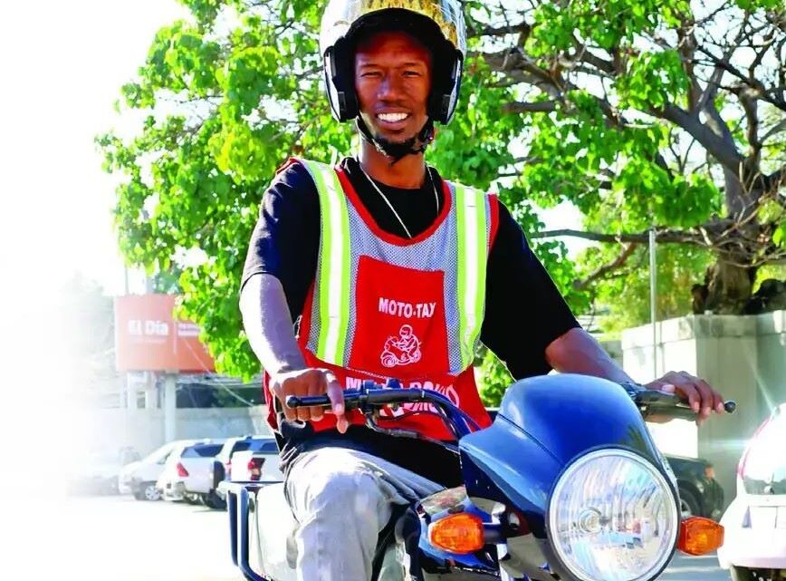 “El motoconcho viral”, de videos chistosos a ofrecer educación vial
