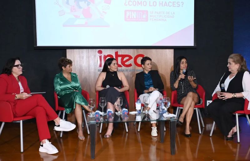 Jatnna Tavárez: “No podemos ver en otra mujer a una competencia, tenemos que ver a una aliada”