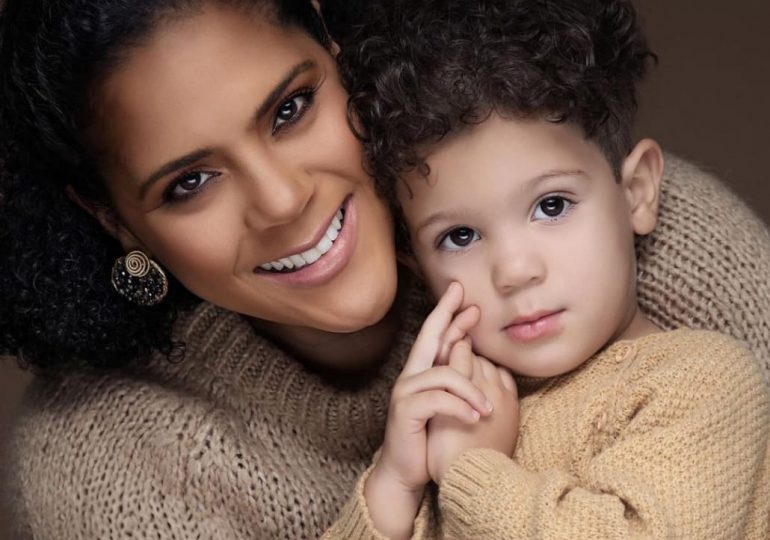 Francisca presenta el nuevo look de su hijo Gennaro
