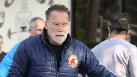 Arnold Schwarzenegger reveló que se sometió a una cirugía par un marcapaso y ahora es mas maquina