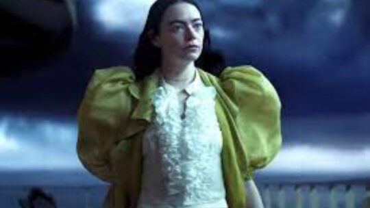 “Poor Things” se llevó su tercer Oscar de la noche mejor diseño de vestuario