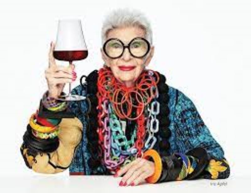 La ícono de la moda Iris Apfel murió a los 102 años ¿Cuál fue su secreto de larga vida?