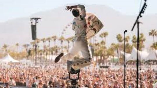 Coachella 2024, el regreso de la moda de principios de milenio, desierto y «libertad»
