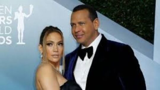 El expelotero Alex Rodríguez evita hablar de cualquiera de sus ex incluyendo Jlo no se acuerda