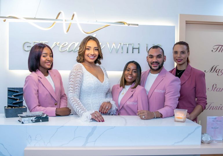 Laura Marie Guzmán inaugura “Get Ready With US”