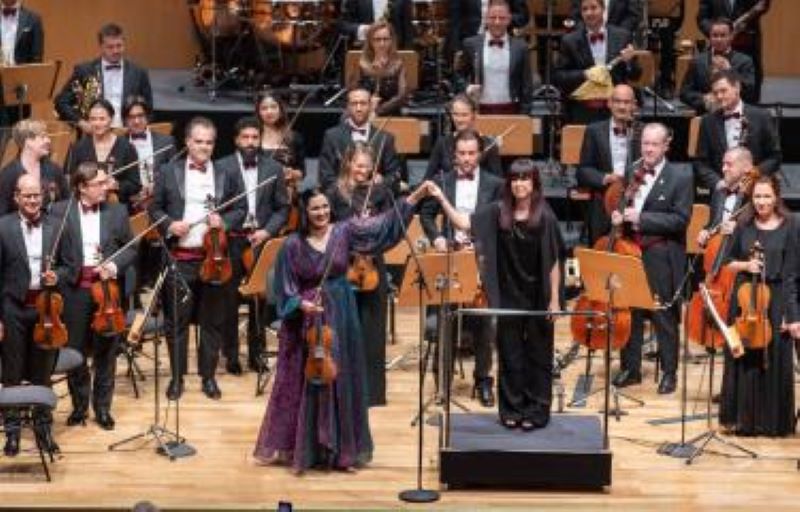 Aisha Syed se presenta junto a Filarmonica de Qatar