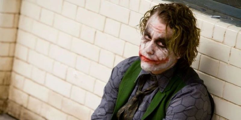 Conoce la razón por la que Heath Ledger se lamia contantemente los labios en su interpretación de Joker en Batman