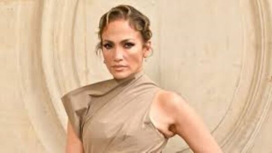 ¡El cuerpazo! JLO celebra su mejor versión a los 55 años
