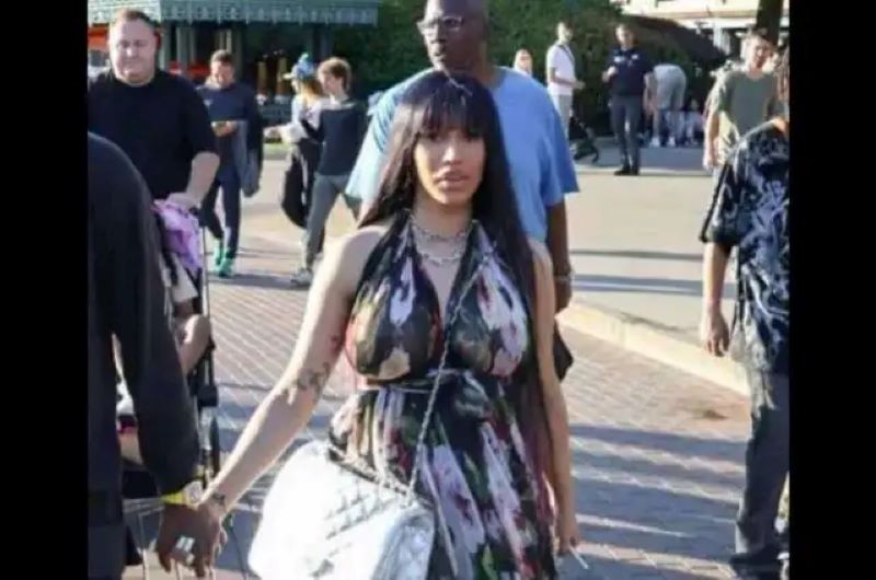 En medio de proceso de divorcio, Cardi B anuncia su tercer embarazo