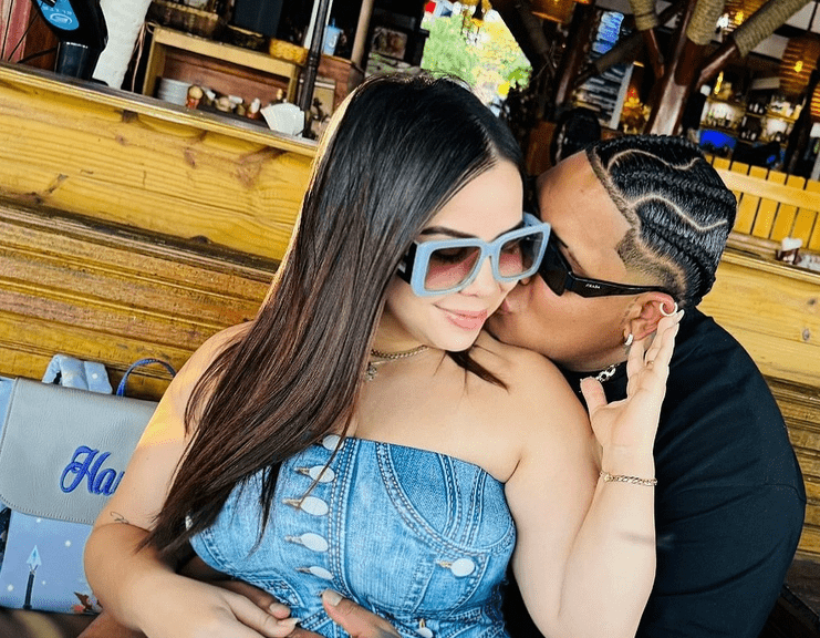 «Si se lo merece, dáselo todo»: Bulin le deposita RD$500,000 mensual a su esposa