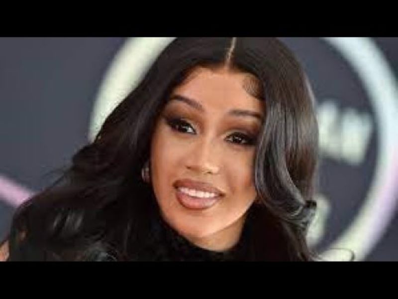 Cardi B exige a Offset la manutención de sus tres hijos