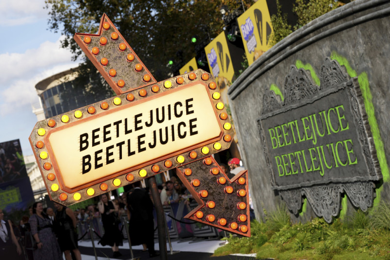 “Beetlejuice Beetlejuice” se mantiene al tope de la taquilla norteamericana