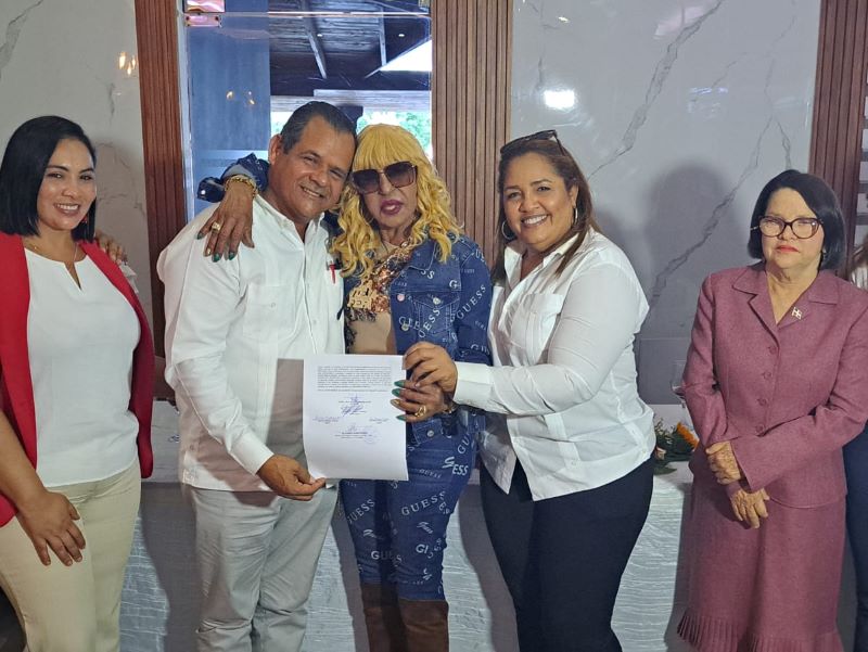 Construirán panteón a Fefita La Grande Santiago Rodríguez