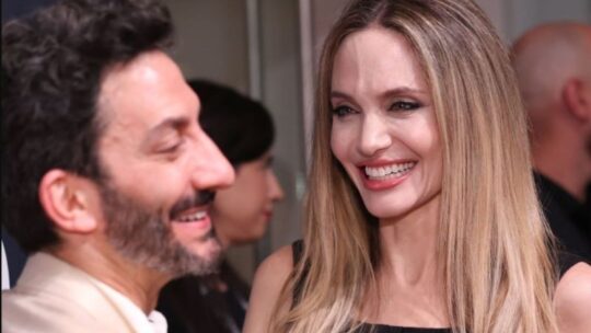 Juan Minujín y Angelina Jolie posaron juntos en la premiere de la película «Sin sangre»