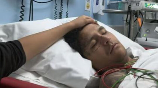 Christian Nodal es hospitalizado de emergencia