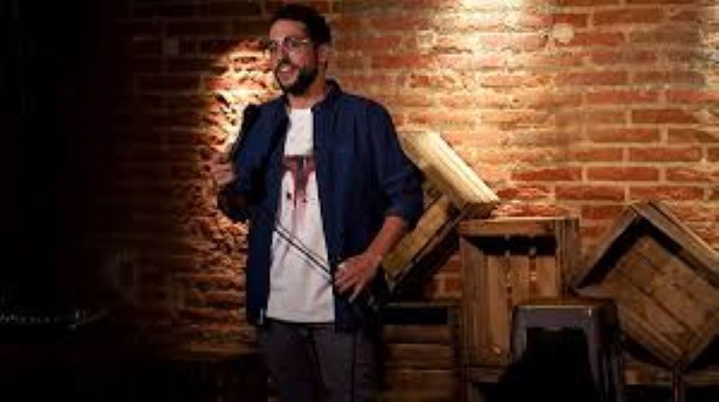 Comediante Galder Varas al Pabellón de la Fama con ‘Esto no es un show’