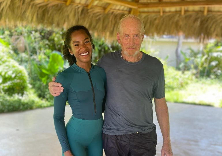 Actriz dominicana Yaritza Reyes participa en película «Amanece en Samaná» junto a Charles Dance