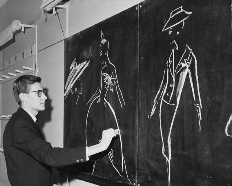 El tiempo de Yves Saint Laurent como director creativo de DIOR fue corto