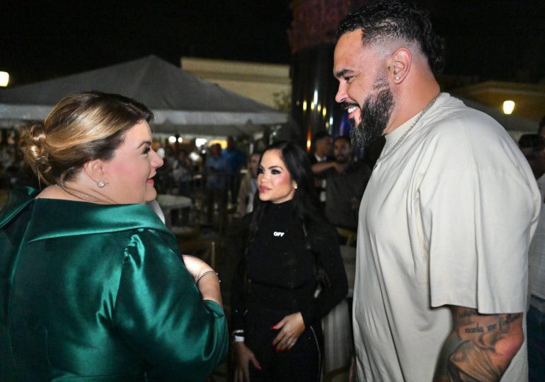 Jennifer González Colón agradece a Natti Natasha y Raphy Pina por su participación en la gran fiesta de pueblo