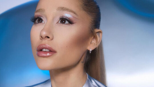 Ariana Grande entre lágrimas tras recibir reconocimiento de The Academy: «No puedo dejar de llorar»