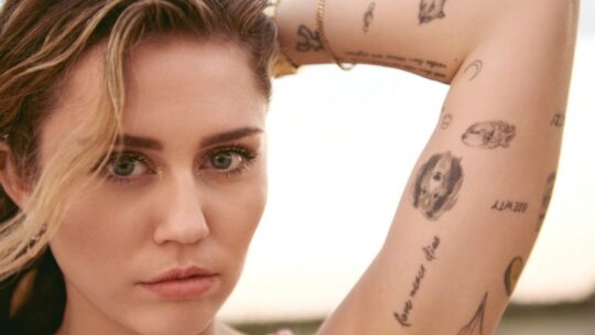 Miley Cyrus desata elogios con su nueva sesion de fotos y su look rompedor