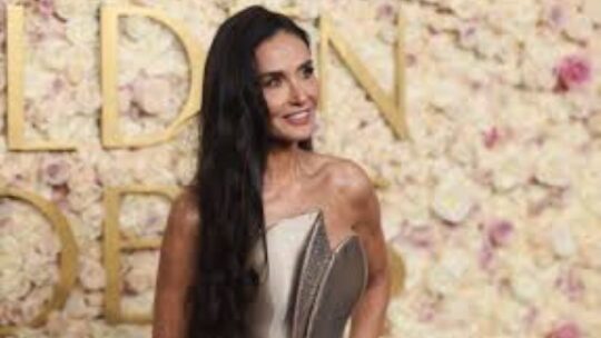 Acusan a Demi Moore de ignorar a Kylie Jenner en los Globos de Oro