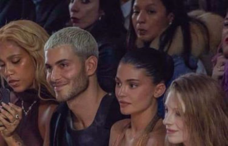 Tokischa y Kylie Jenner juntas en el desfile de Jean Paul Gaultier