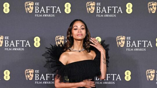 La actriz Zoe Saldaña gana el BAFTA a Mejor Actriz de Reparto por ‘Emilia Pérez’