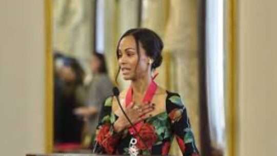 Zoé Saldaña: “El ser dominicano no es lo que se dice, es lo que se hace día a día”