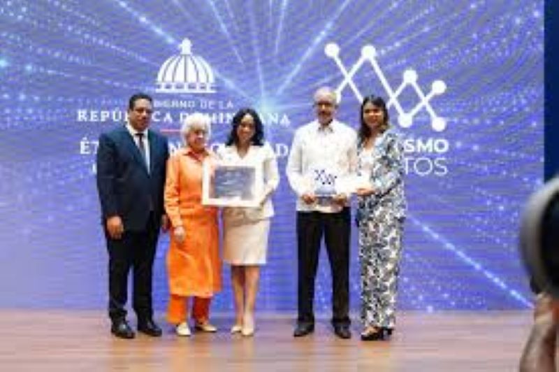 Periodista Cristal Acevedo gana Premio Nacional de Periodismo de Datos
