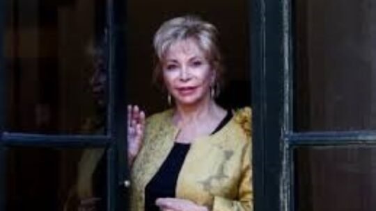 Isabel Allende, diva a sus 82 años: «Estoy enamorada de mi tercer marido, que no será el último, pero de momento funciona»