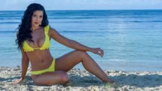 Sarodj Bertin deslumbra en la playa de Puerto Plata