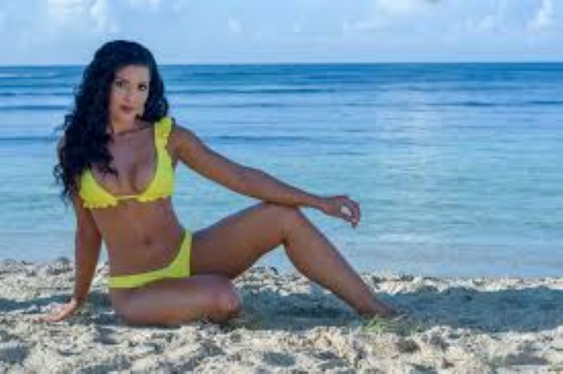 Sarodj Bertin deslumbra en la playa de Puerto Plata