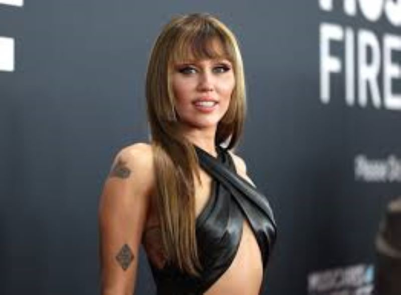 Miley Cyrus tampoco hará gira de su nuevo trabajo por no caer en adiccion al acohol