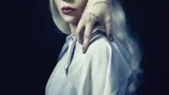 Netflix reveló las primeras imágenes oficiales de Lady Gaga como Rosaline Rotwood