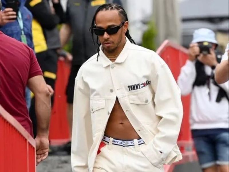 Entre el pilotaje y la moda: las dos caras de Lewis Hamilton