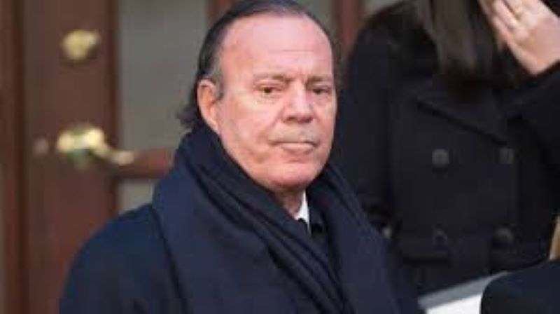 Julio Iglesias niega haber abusado, coaccionado o faltado al respeto a ninguna mujer