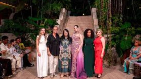 Miss Universo 2026 y Giannina Azar se unen en desfile de Autismo en RD