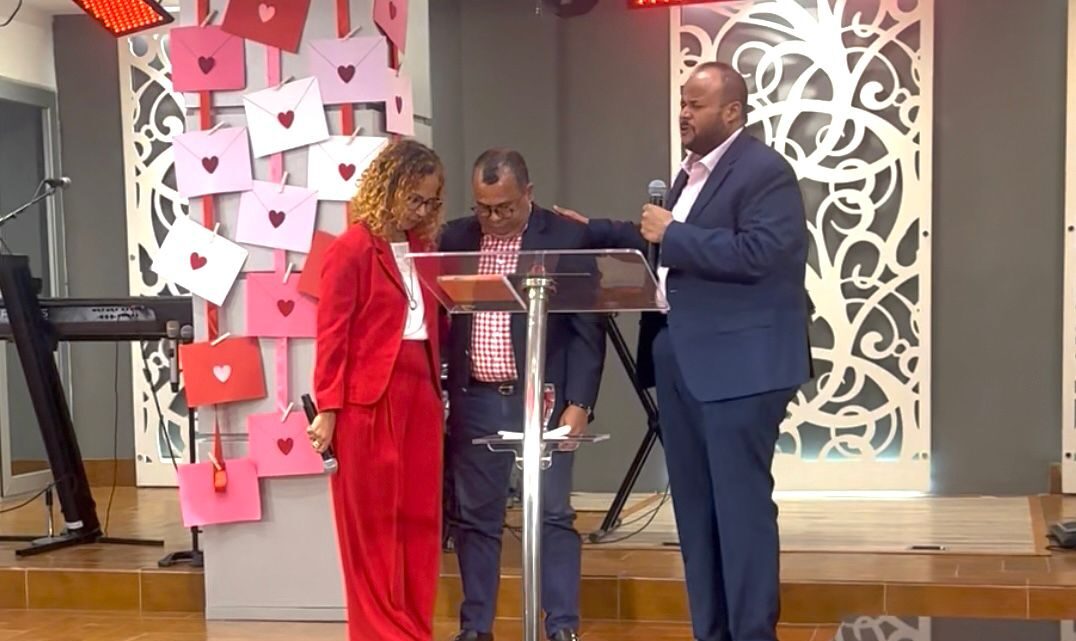 Euri Cabral impacta con conferencia “Construyendo matrimonios sanos y felices” por Señales TV