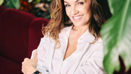 Nadia Farès, estrella del cine francés, muere tras ser hallada inconsciente en una piscina