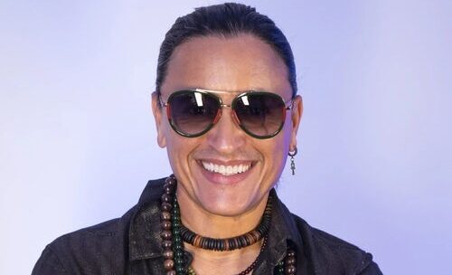 “Puedo retirarme”: Elvis Crespo revela que “Suavemente” sigue generando una gran fortuna dos décadas después