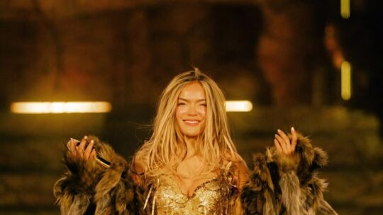 Karol G celebra el inicio de su nueva gira con un mensaje a sus seguidores