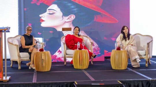 Amor a los 50” conquista Santo Domingo con una velada de moda y arteSofía Lana celebra la puesta en circulación de “Amor a los 50” en un encuentro inolvidable